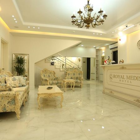 Royal Medis Hotel Batoemi Buitenkant foto