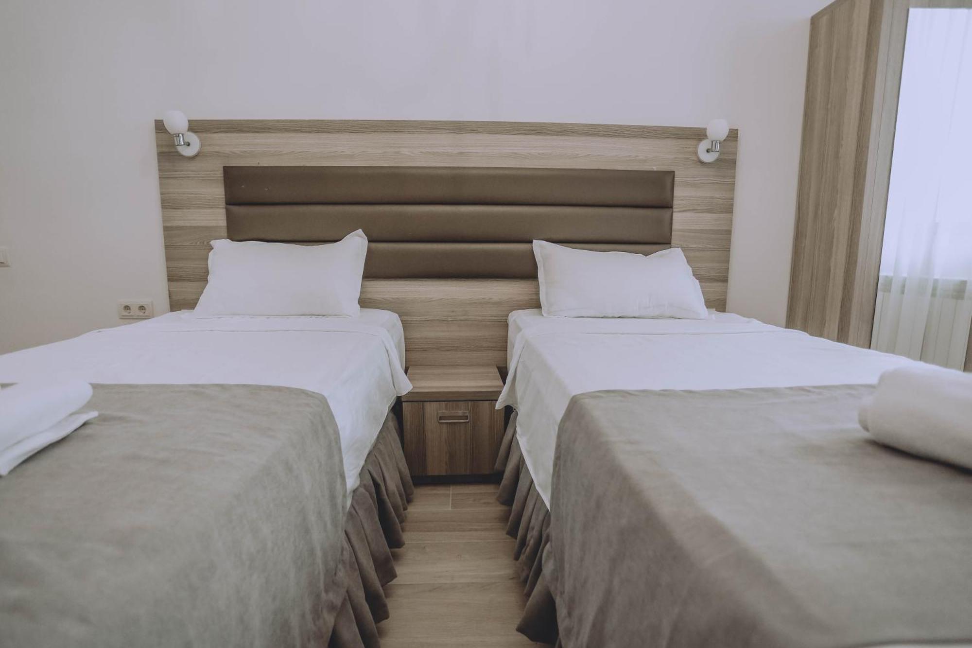 Royal Medis Hotel Batoemi Buitenkant foto