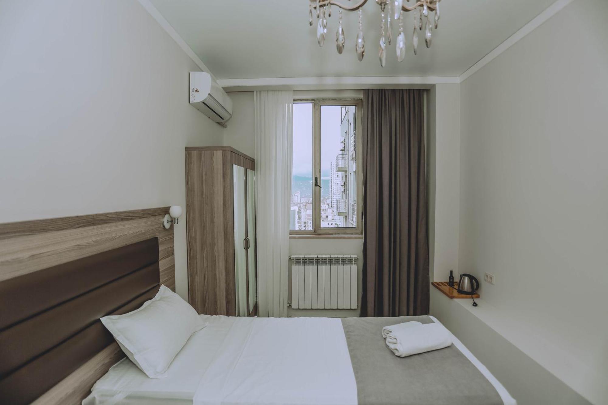 Royal Medis Hotel Batoemi Buitenkant foto