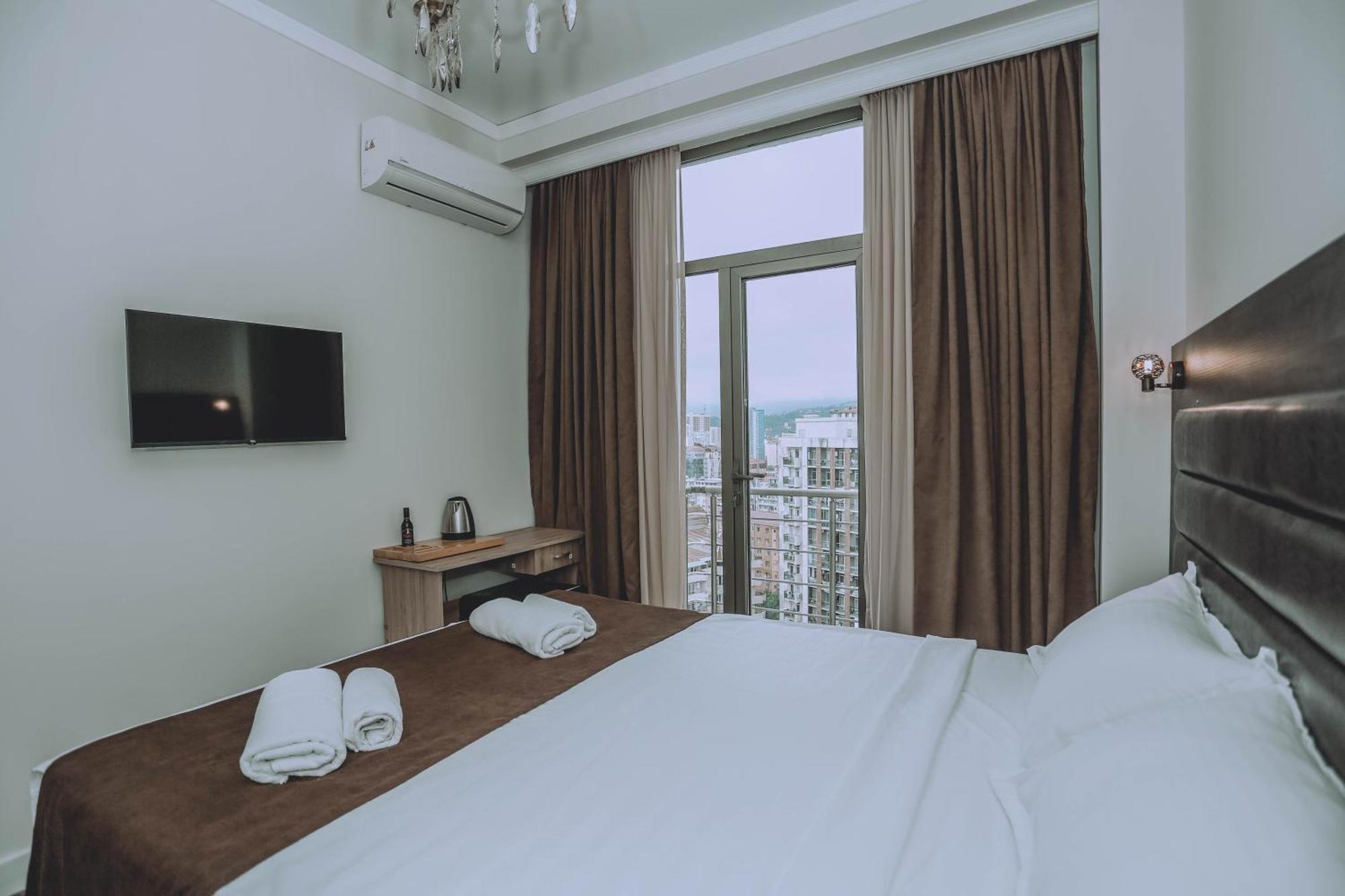 Royal Medis Hotel Batoemi Buitenkant foto