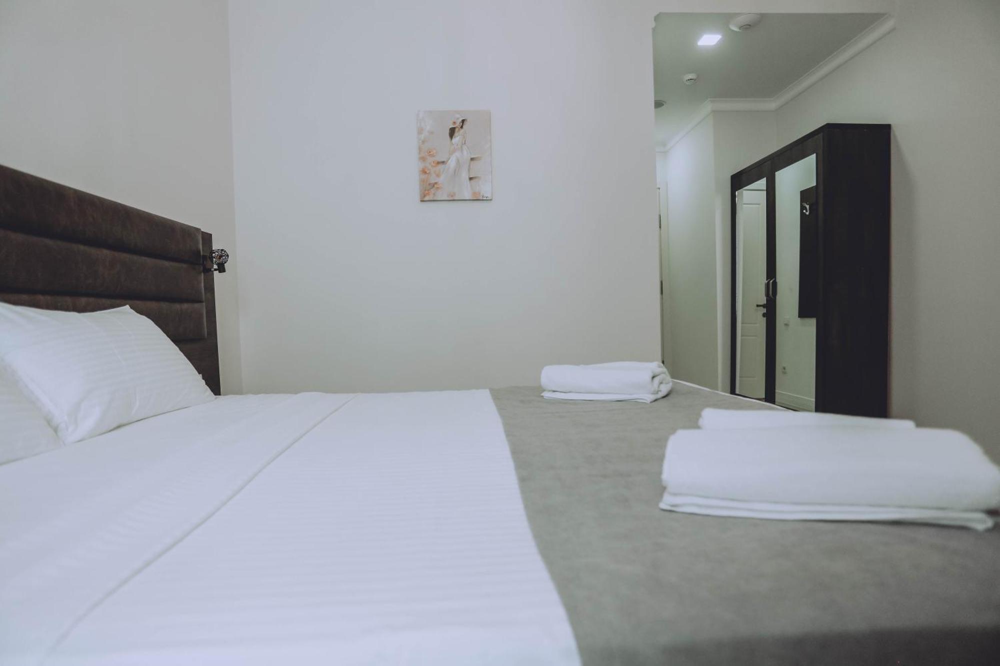 Royal Medis Hotel Batoemi Buitenkant foto