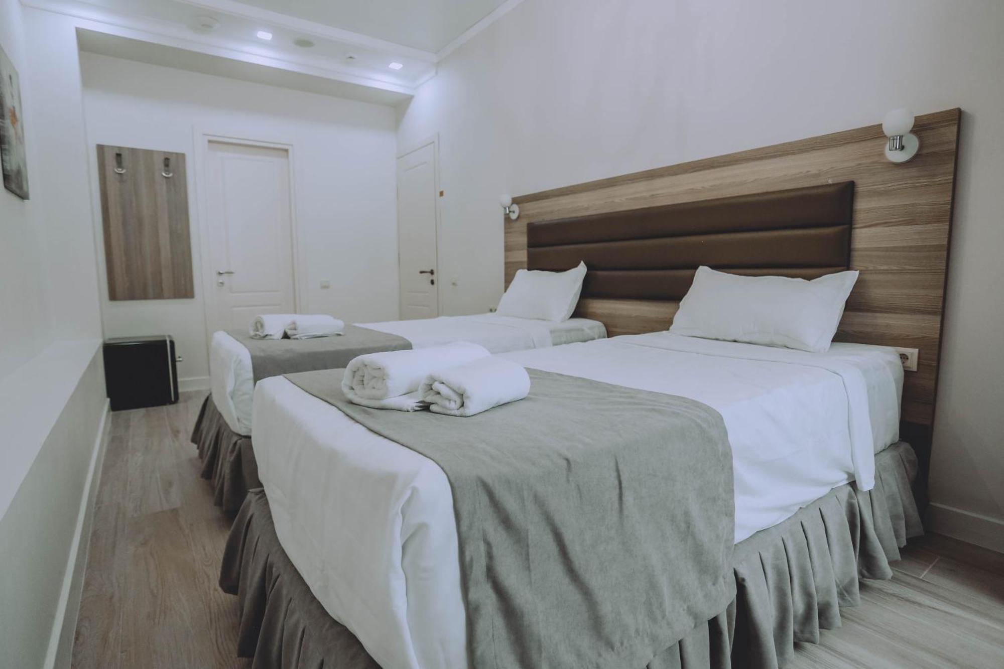 Royal Medis Hotel Batoemi Buitenkant foto