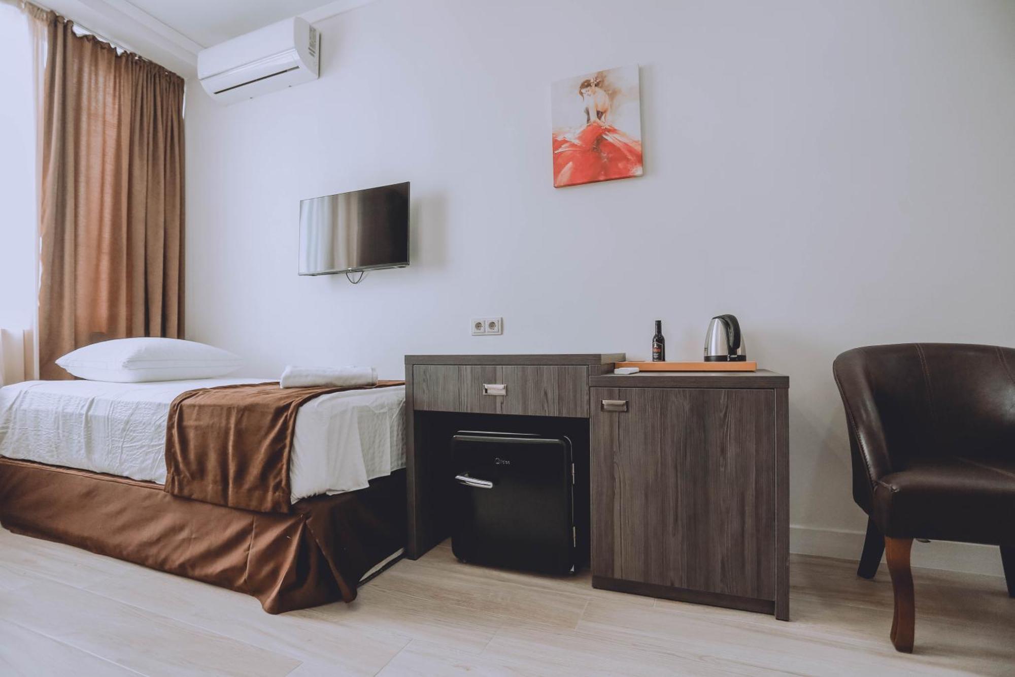 Royal Medis Hotel Batoemi Buitenkant foto