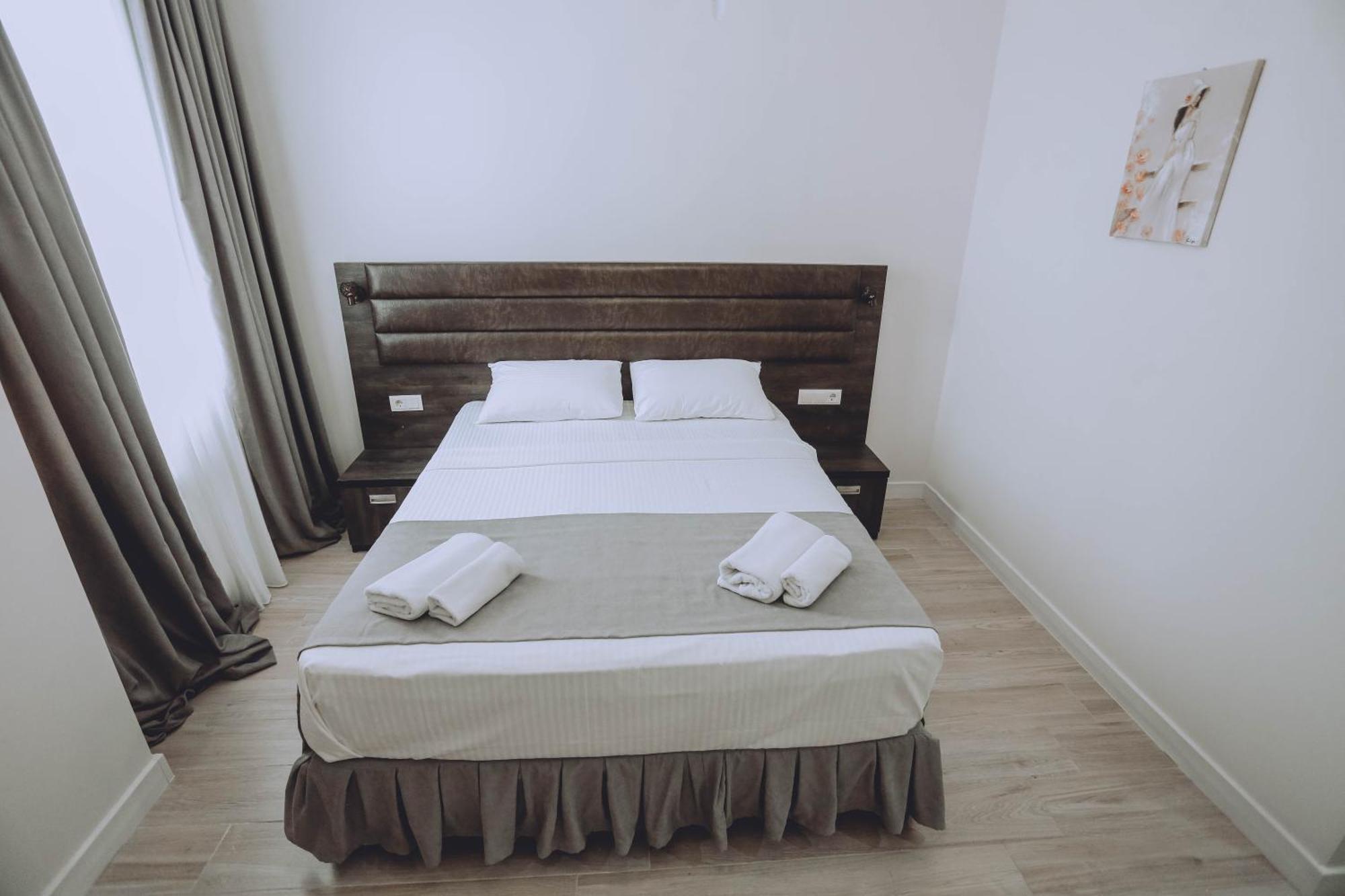 Royal Medis Hotel Batoemi Buitenkant foto