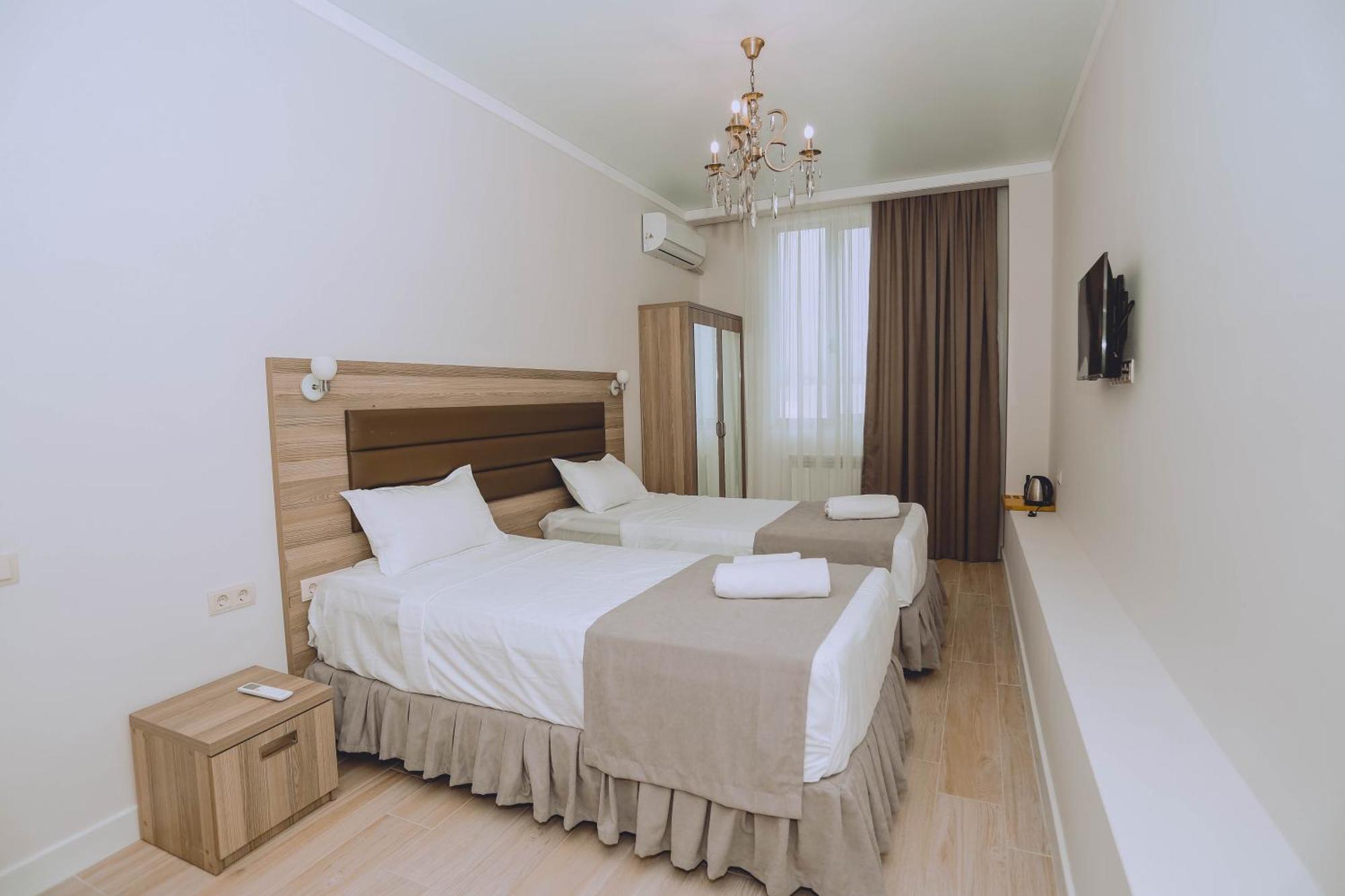 Royal Medis Hotel Batoemi Buitenkant foto