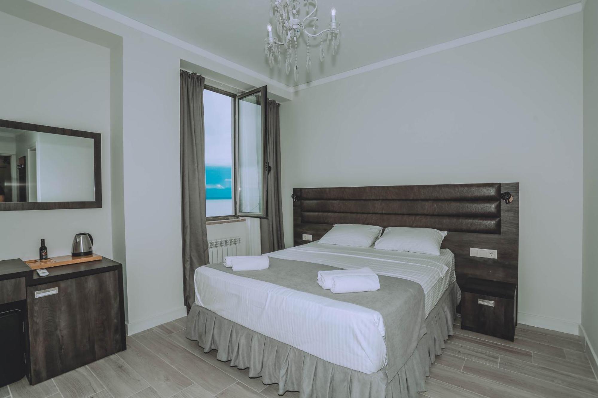 Royal Medis Hotel Batoemi Buitenkant foto