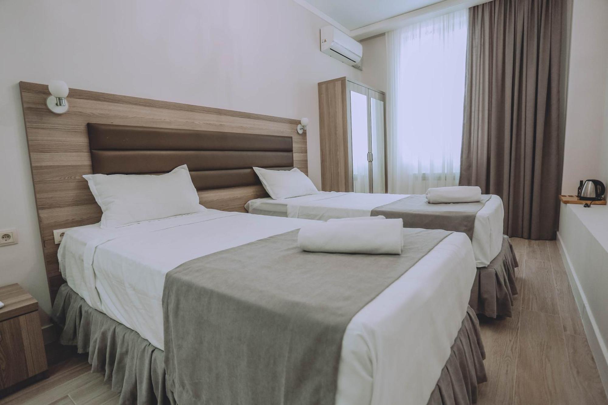 Royal Medis Hotel Batoemi Buitenkant foto
