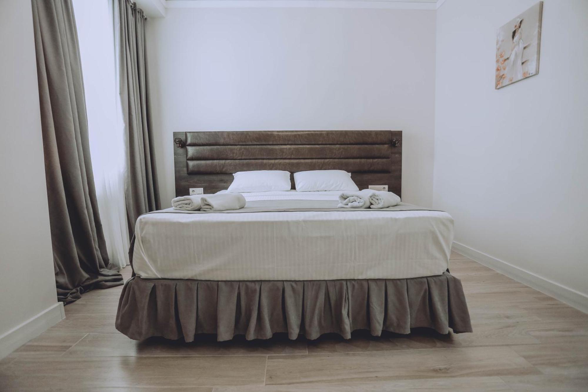 Royal Medis Hotel Batoemi Buitenkant foto