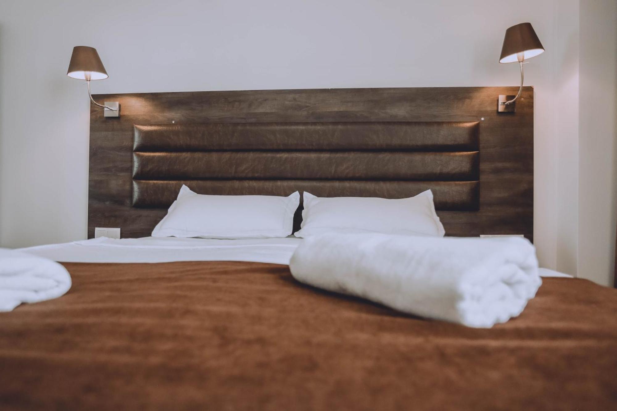 Royal Medis Hotel Batoemi Buitenkant foto