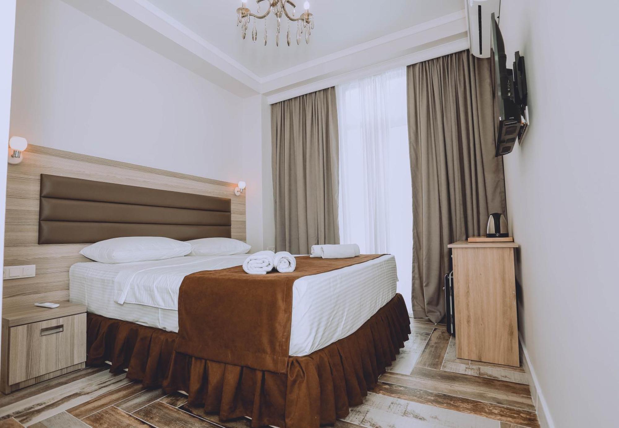 Royal Medis Hotel Batoemi Buitenkant foto