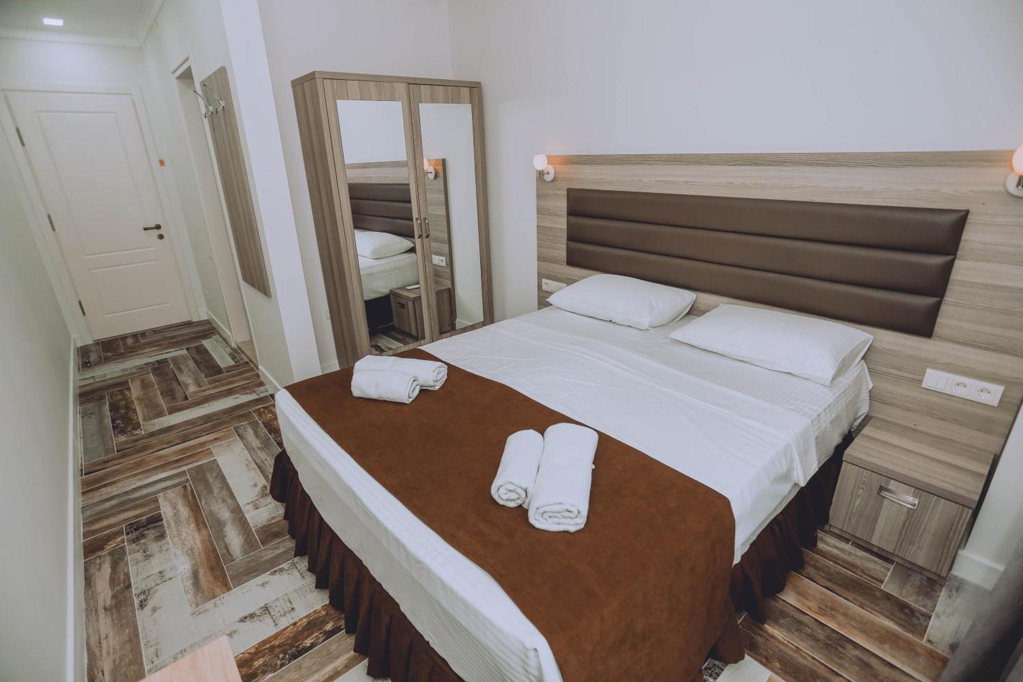 Royal Medis Hotel Batoemi Buitenkant foto