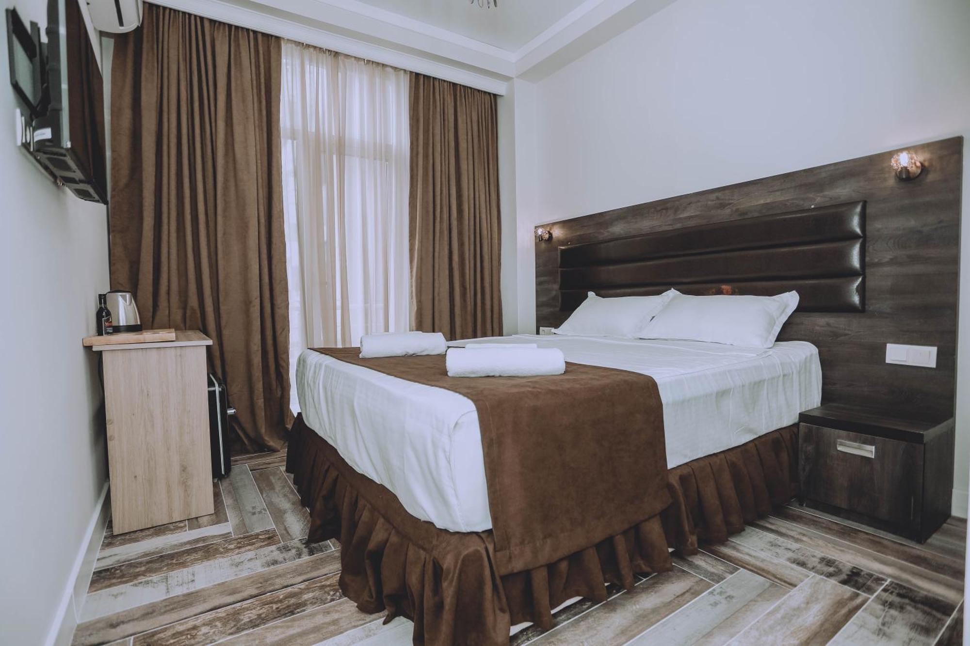 Royal Medis Hotel Batoemi Buitenkant foto