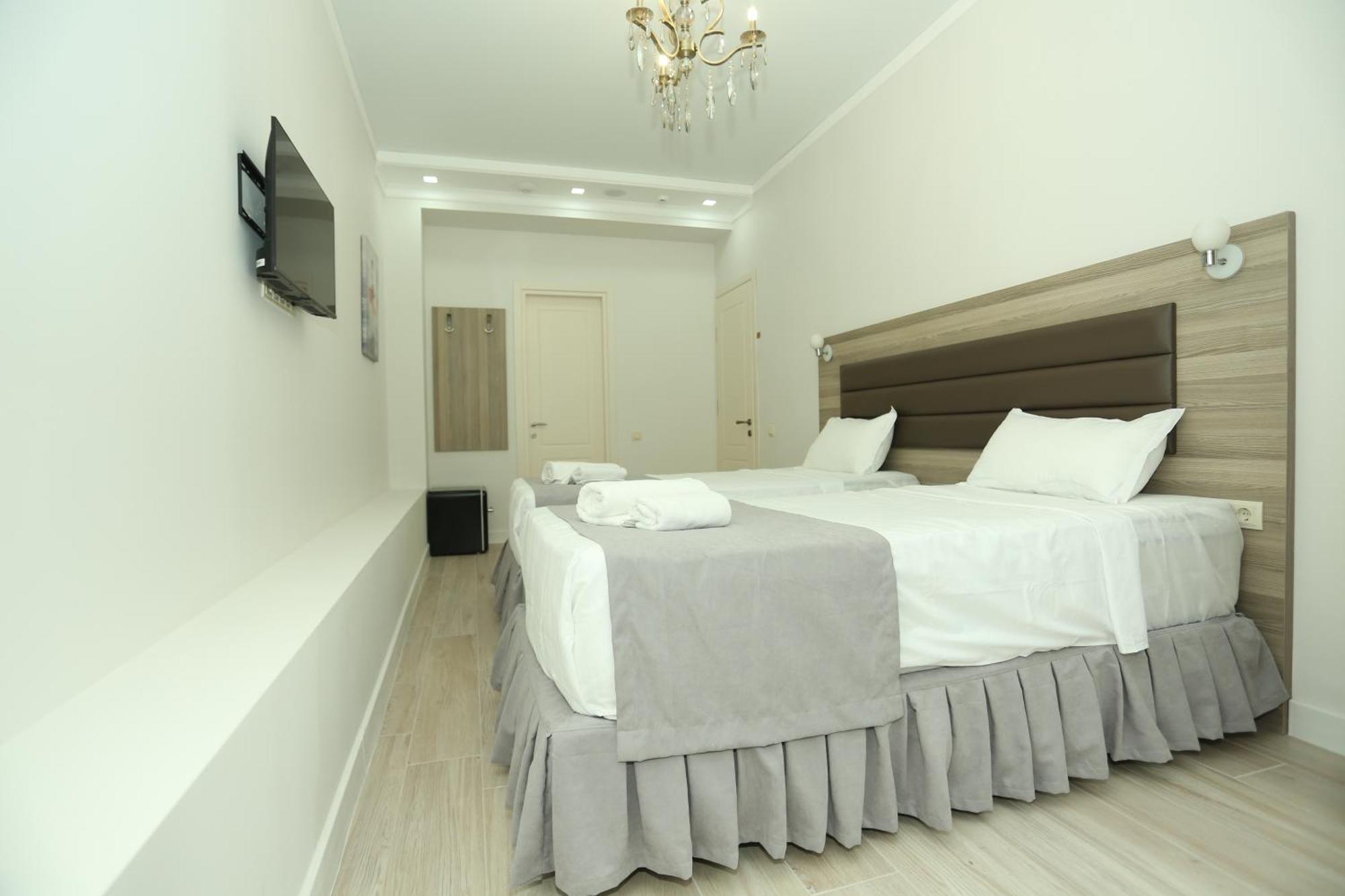 Royal Medis Hotel Batoemi Buitenkant foto